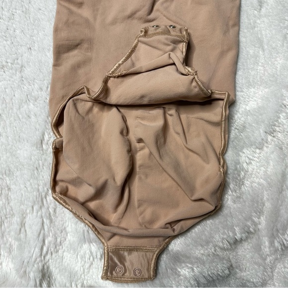 NEW Skims Seamless Sculpting Brief Bodysuit in Mica Women’s Various Sizes - Picture 6 of 11
